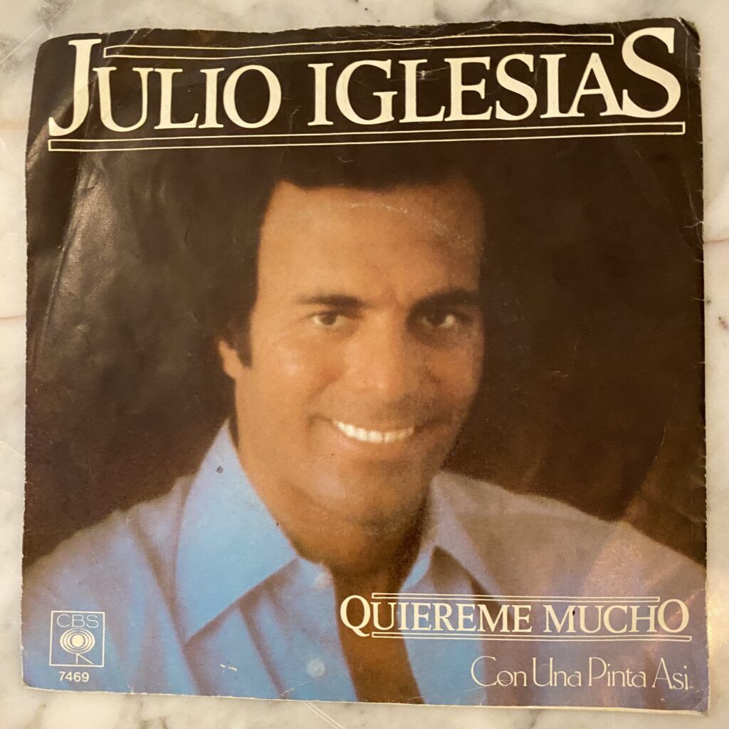 Julio Iglesias - Quiereme Mucho