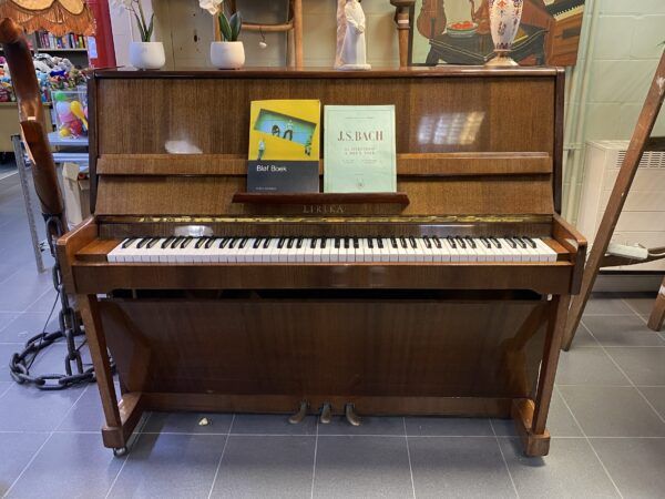 oude piano